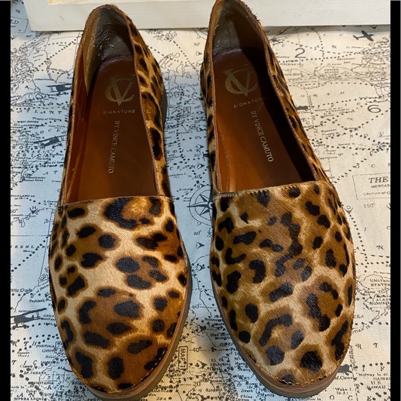 LOAFERS VINCE CAMUTO SIGNATURE SELECTION Real Calf Hair Loafers Cheetah EUC 8B - Picture 2 of 7